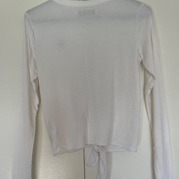 Abercrombie and Fitch White Long-Sleeved Tie-Front Top Size XS - Picture 8 of 11